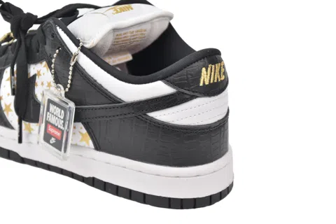 Supreme x Nike SB Dunk Low Black Stars – photo 5