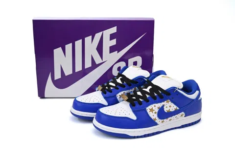 Supreme x Nike SB Dunk Low Hyper Royal – photo 8