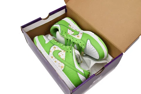 Supreme x Nike SB Dunk Low Mean Green – photo 10