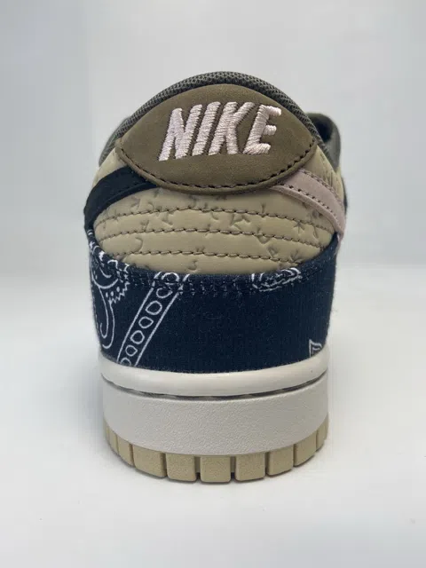 Travis Scott x Nike SB Dunk Low Paisley – photo 6
