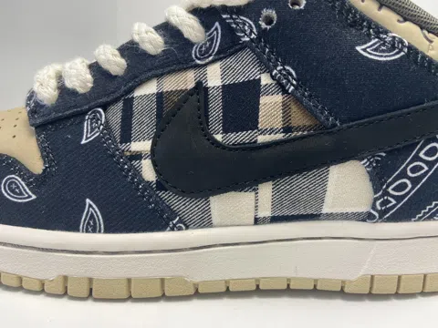 Travis Scott x Nike SB Dunk Low Paisley – photo 10