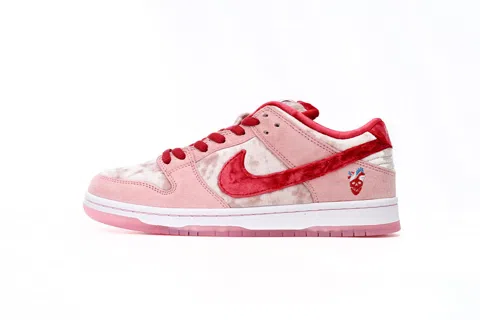 Nike SB Dunk Low Valentine Pink