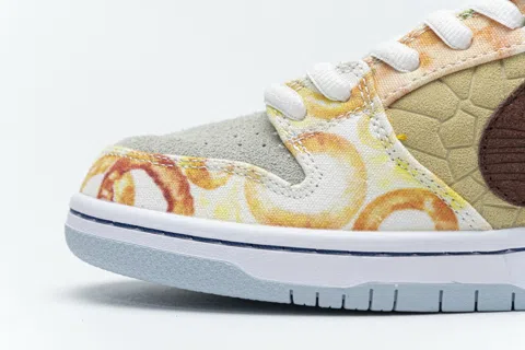 Nike SB Dunk Low Red/Gold – photo 9