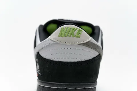 Staple x Nike SB Dunk Low Panda Pigeon – photo 5