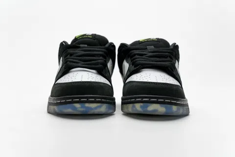 Staple x Nike SB Dunk Low Panda Pigeon – photo 8