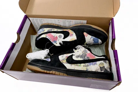 Supreme x Nike SB Dunk Low Rammellzee – photo 10