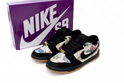 Supreme x Nike SB Dunk Low Rammellzee – photo 8