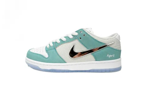 Nike Dunk Low Frozen Rose