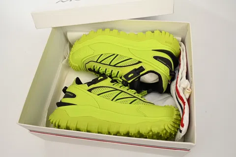 Moncler Trailgrip Neon Green – photo 10