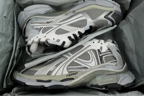 Balenciaga Runner Grey Brown – photo 8