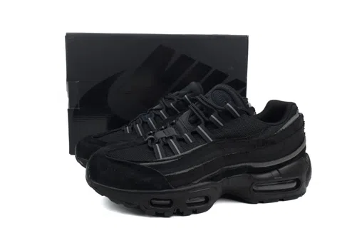 CDG x Nike Air Max 95 Black – photo 7