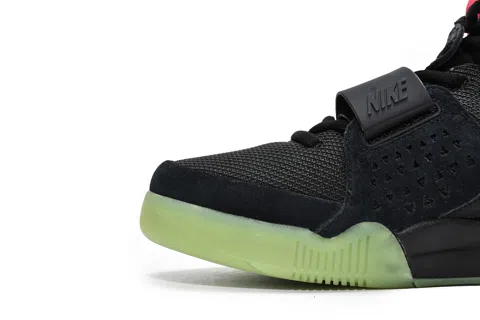 Nike Air Yeezy Solar Red – photo 3