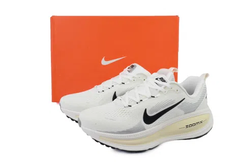 Nike Vomero 18 Coconut Milk – photo 6