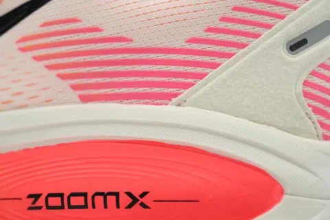 Nike Vomero 18 Bright Crimson – photo 5
