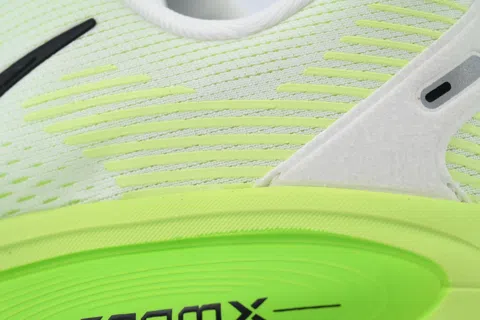 Nike Vomero 18 Electric Green – photo 5