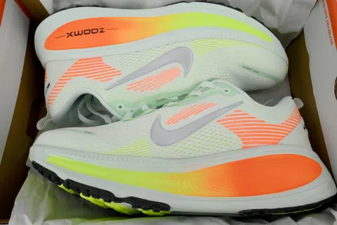 Nike Vomero 18 Barely Green Hyper Crimson – photo 8