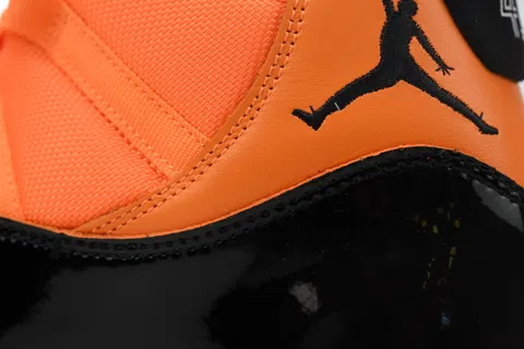 Air Jordan 11 Black Orange – photo 5