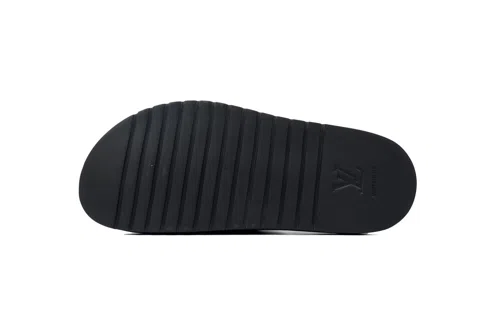 Louis Vuitton Pool Pillow Comfort Mule Black Embossed – photo 4
