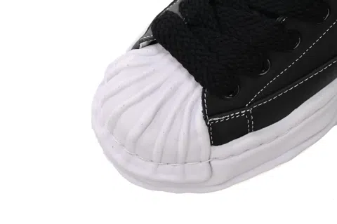 Maison Mihara Yasuhiro Sneakers Black/White/Gold – photo 8