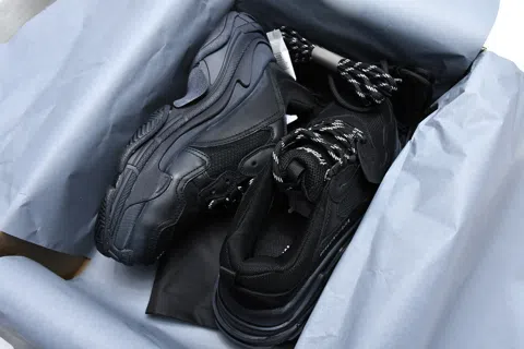 Balenciaga Triple S Triple Black – photo 12