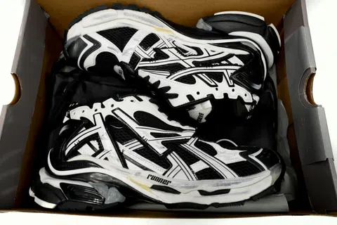Balenciaga Runner Black/White – photo 10