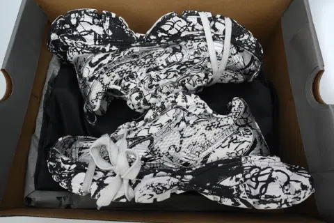 Balenciaga 3XL White Graffiti – photo 8