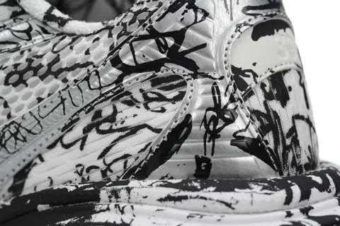 Balenciaga 3XL White Graffiti – photo 5