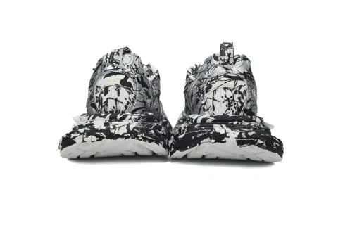 Balenciaga 3XL White Graffiti – photo 3