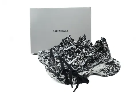 Balenciaga 3XL Black Graffiti – photo 6
