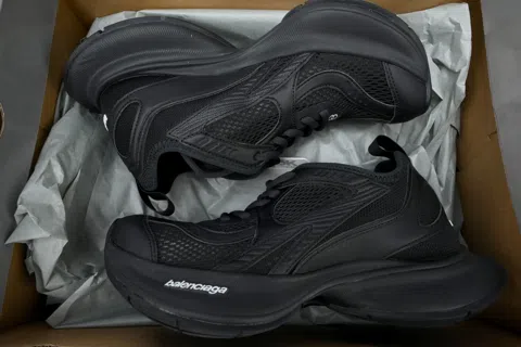 Balenciaga Circuit Worn-Out - Black – photo 8