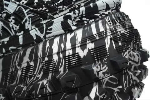 Balenciaga Defender Black Graffiti – photo 5