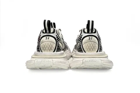 Balenciaga 3XL Panda – photo 6