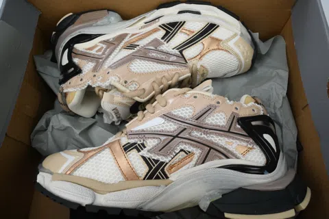 Balenciaga Runner Off-White/Gold – photo 8