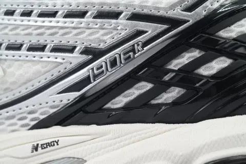 New Balance 1906R Silver Metallic Black – photo 5
