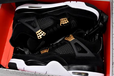 Air Jordan 4 Royalty – photo 10