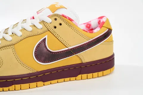Concepts x Nike SB Dunk Low Yellow Lobster – photo 7