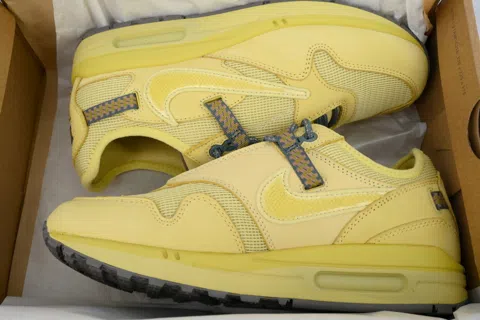 Travis Scott x Nike Air Max 1 Saturn Gold – photo 8