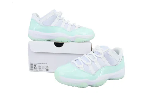 Air Jordan 11 Low Igloo – photo 7