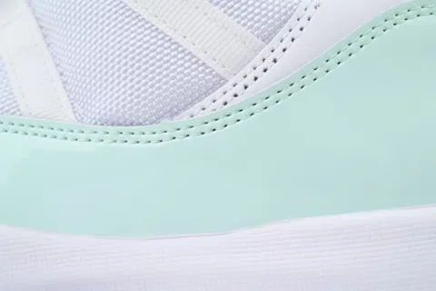 Air Jordan 11 Low Igloo – photo 5