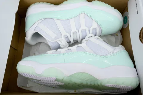 Air Jordan 11 Low Igloo – photo 8