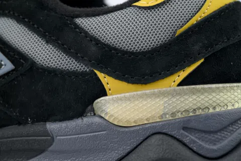 New Balance 9060 Black/Yellow – photo 5