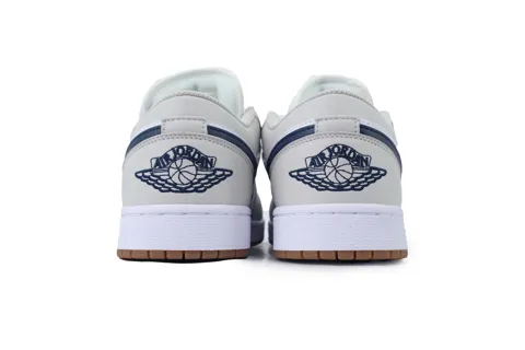 Air Jordan 1 Low Georgetown – photo 3