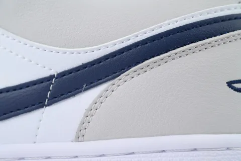 Air Jordan 1 Low Georgetown – photo 5