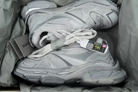 Balenciaga Runner 2.0 Grey/Silver – photo 8
