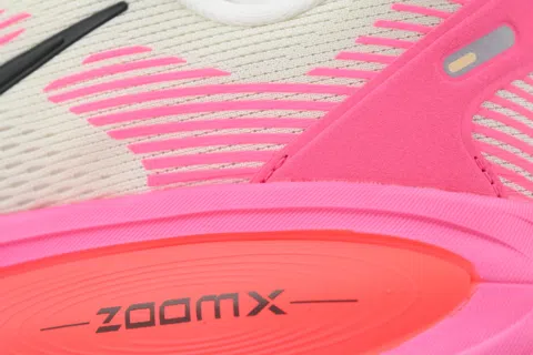 Nike Vomero 18 Sail Hyper Pink – photo 5