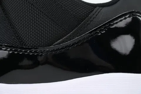 Air Jordan 11 Low Bred – photo 5