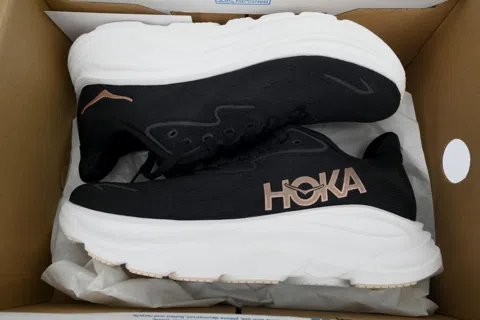 HOKA Clifton 10 Black/Gold – photo 8