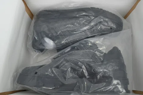 Louis Vuitton Trainer Black Patent – photo 8