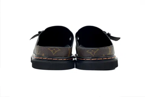 Louis Vuitton Slides Brown – photo 3