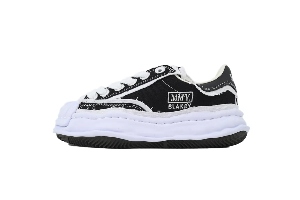 Maison Mihara Yasuhiro Sneakers Black Canvas – photo 1